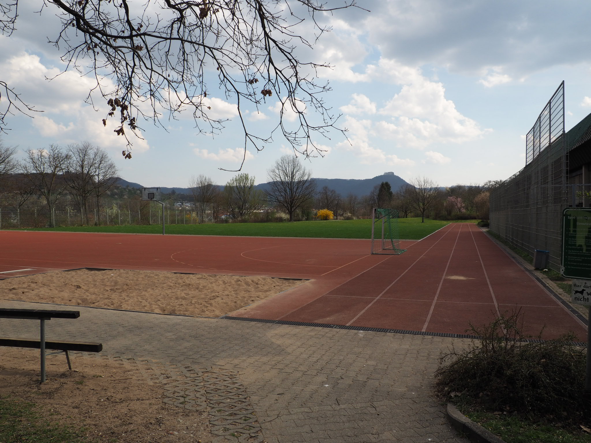  Sportplatz 